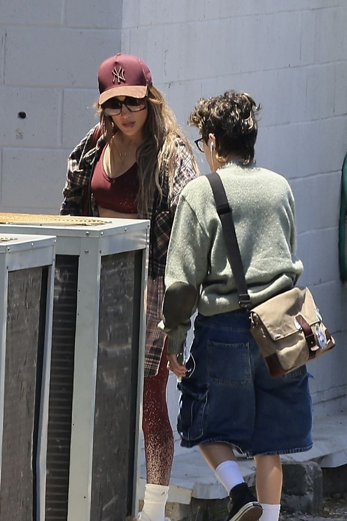 JLo and her child Emme in LA arriving for a session in a dance studio 