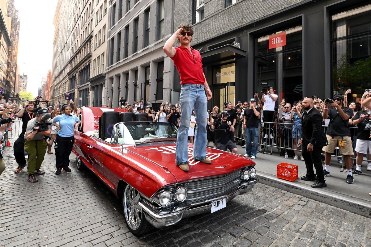 Benson Boone drives NYC fans wild with surprise backflip