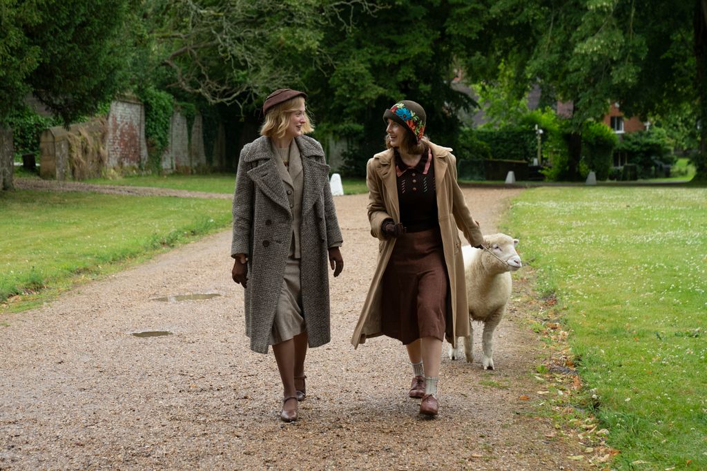 Shannon Watson as Unity and Zoe Brough as Jessica