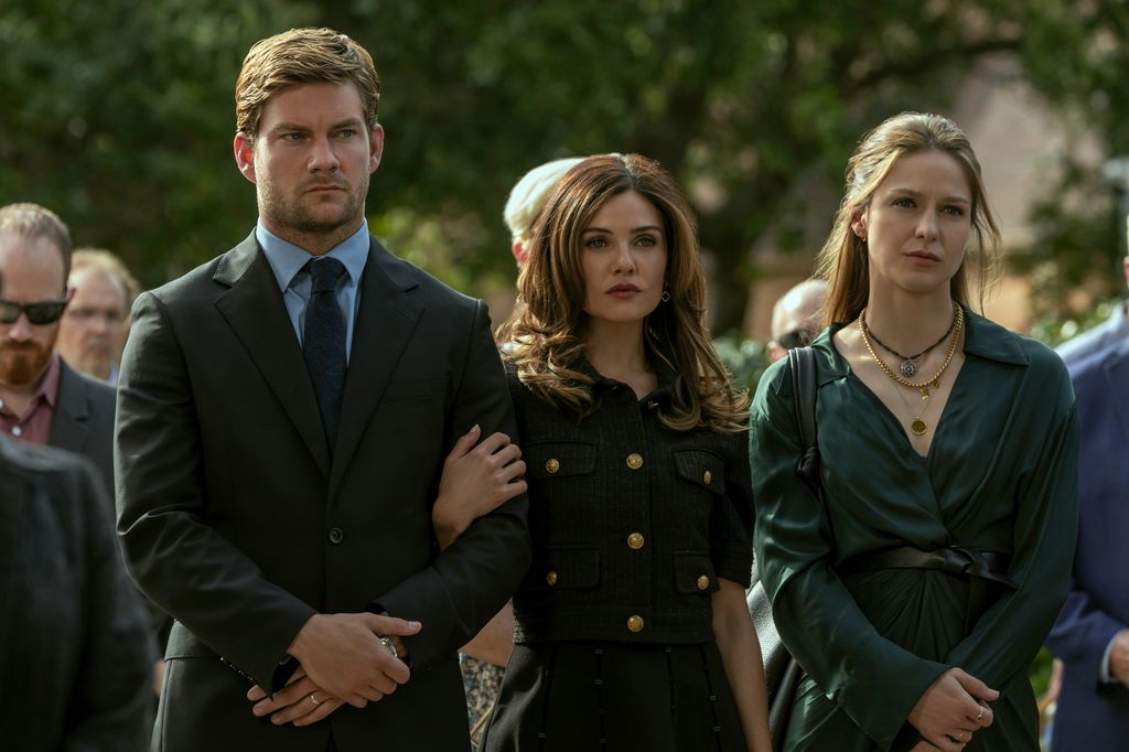 Jake Weary as Cane Buckley, Danielle Campbell as Peyton, Melissa Benoist as Bree Buckley in The Waterfront