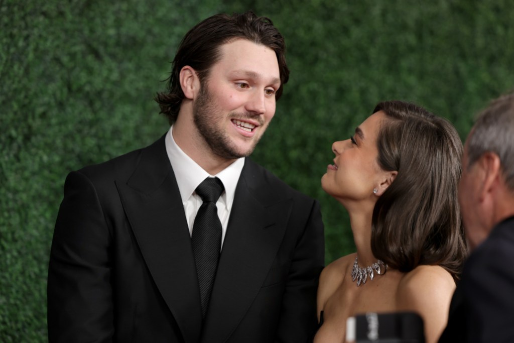 NEW ORLEANS, LOUISIANA - FEBRUARY 06: (L-R) Josh Allen and Hailee Steinfeld attend the 14th Annual NFL Honors at Saenger Theatre on February 06, 2025 in New Orleans, Louisiana. (Photo by Michael Loccisano/Getty Images)