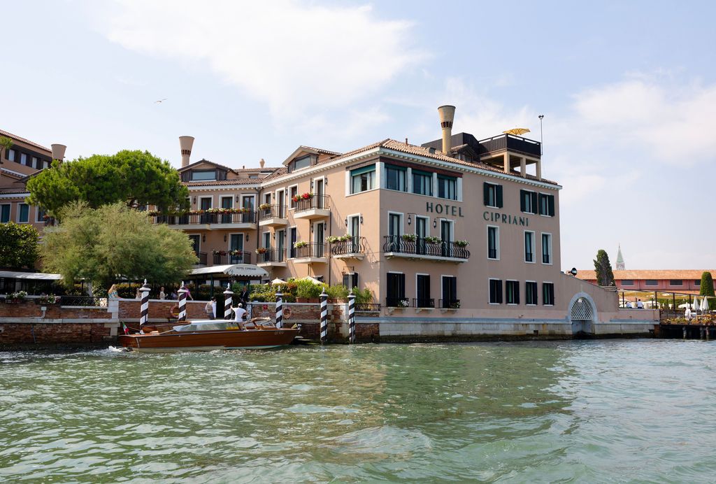 The hotel Cipriani is one of the A-list spots where wedding guests are staying 