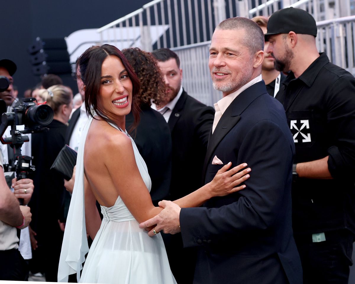 The pair looked happy and in love as they got ready for the movie's premiere