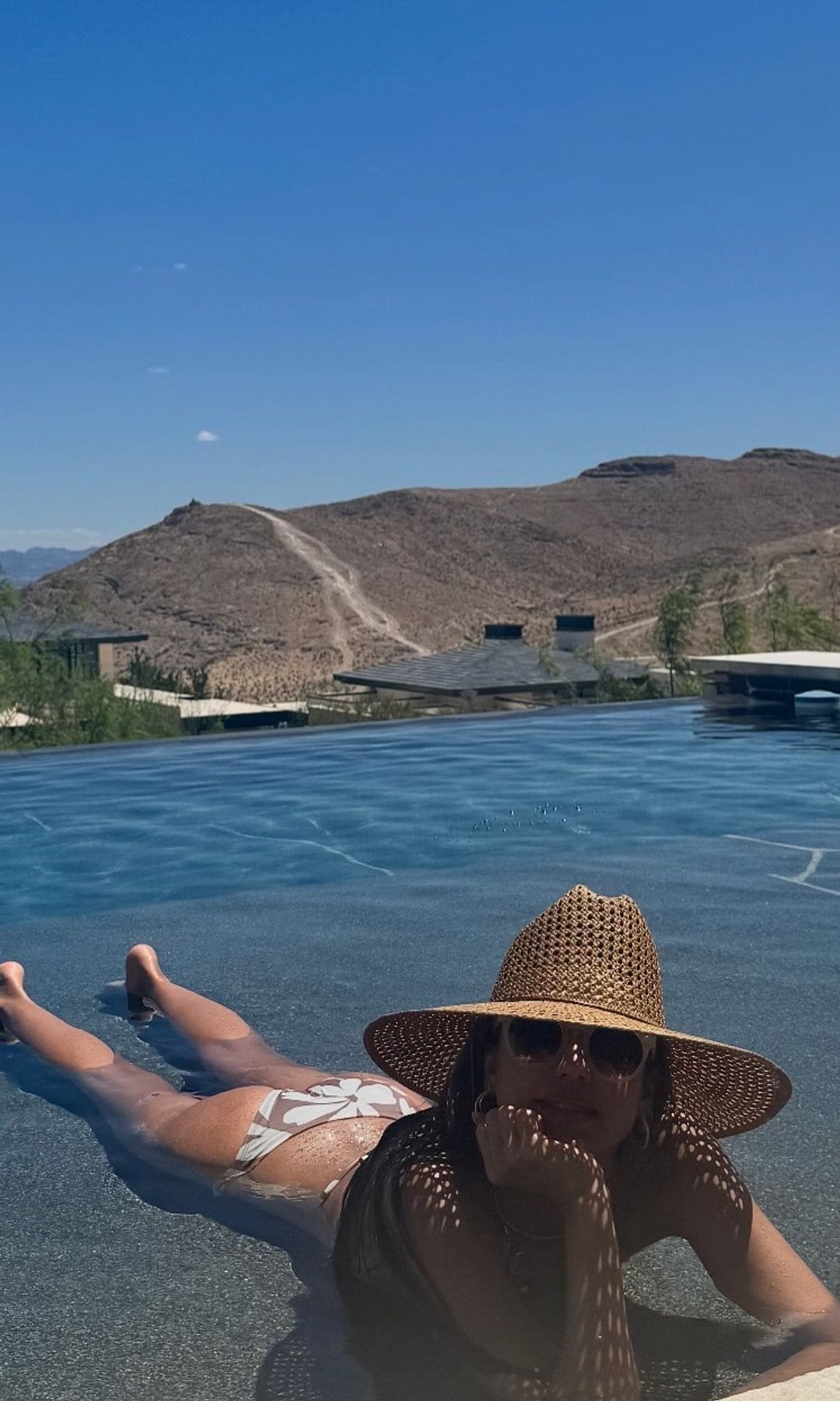 Jessica Alba glows in bikini pics on self-Care getaway