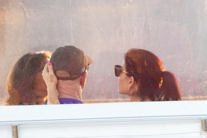 Jeff Bezos & Lauren Sanchez PDA in St. Barts