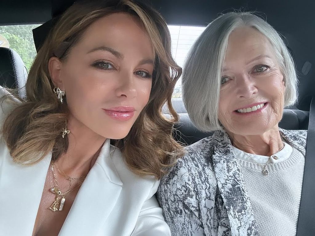 Kate Beckinsale mother judy loe