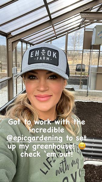 carrie underwood garden greenhouse