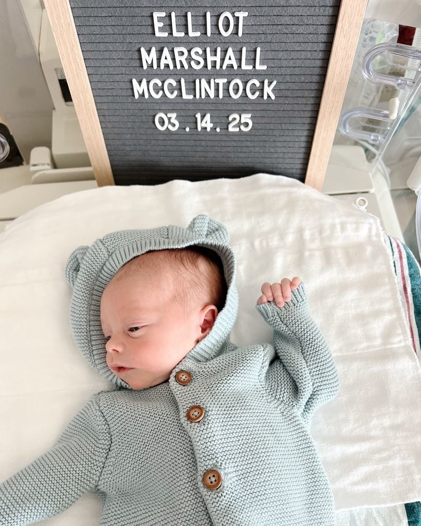photo of hailie jade scott baby son