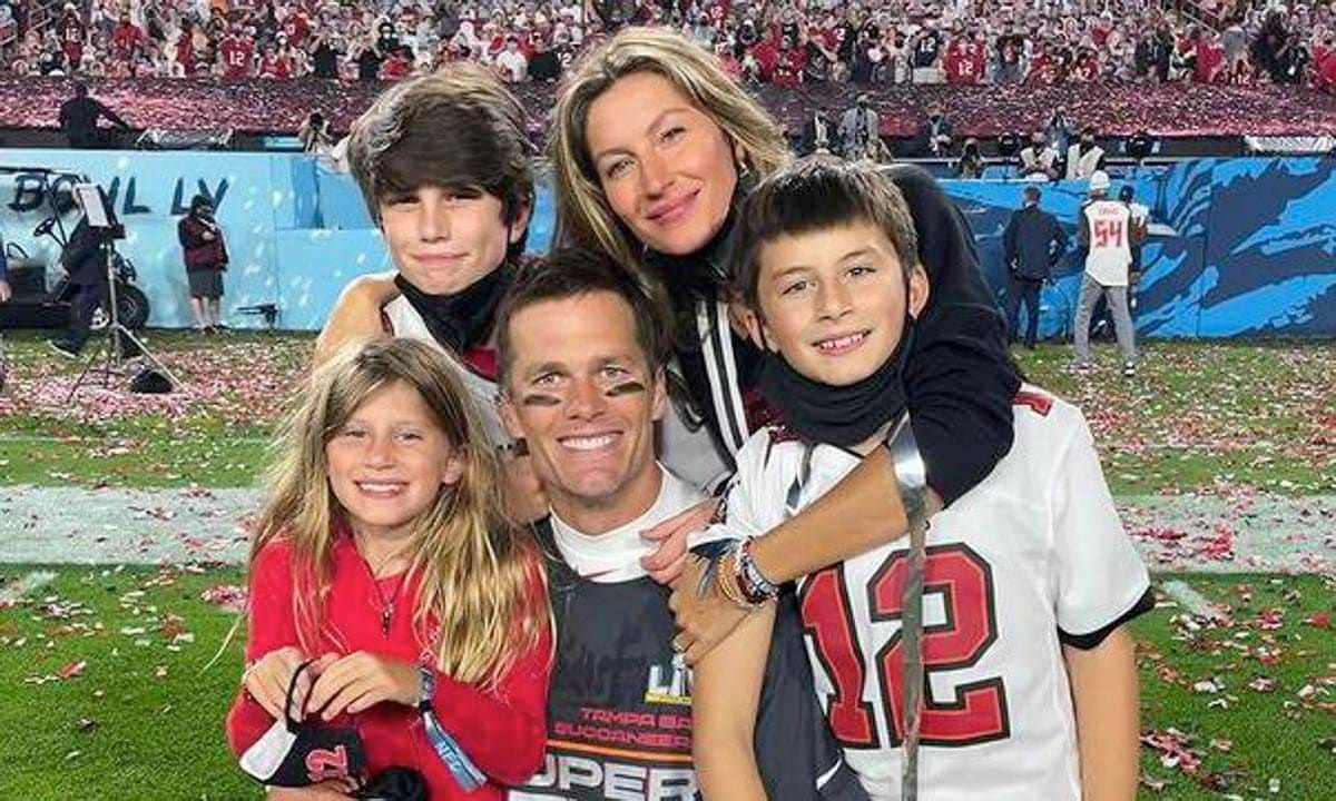 Gisele Bundchen shares new photos of Tom Brady and his 3 kids from the Super Bowl