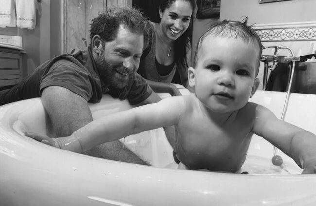 archie bathtime
