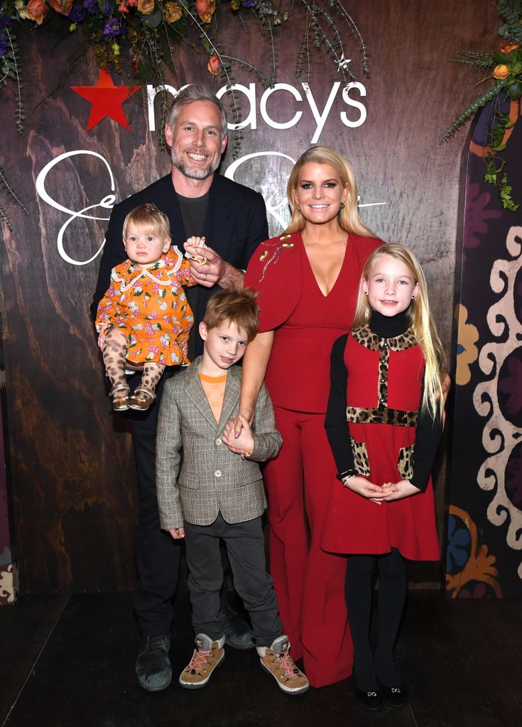 Jessica Simpson poses with Eric Johnson, Birdie Mae Johnson, Ace Knute Johnson and Maxwell Drew on February 05, 2020 in New York City