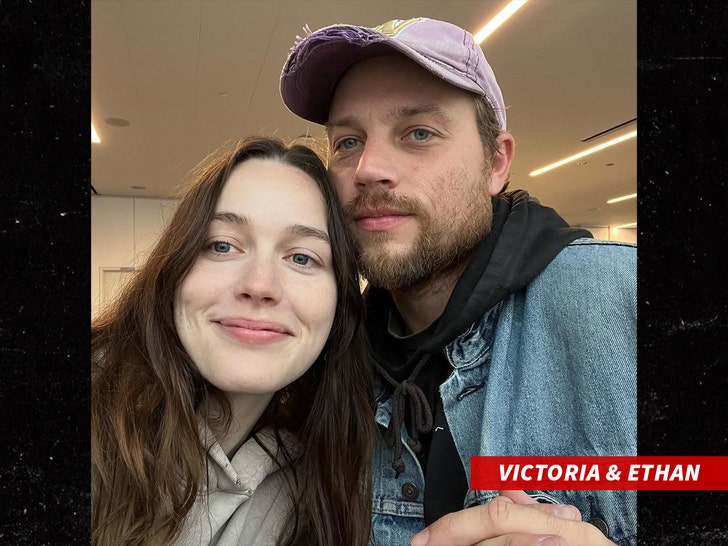 Victoria-Pedretti-Ethan-Delorenzo-ig-2
