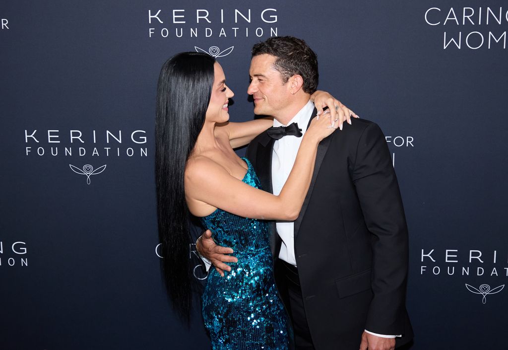katy perry and orlando bloom hugging