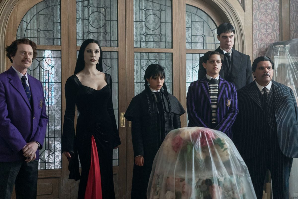 Steve Buscemi, Catherine Zeta-Jones, Jenna Ortega, Isaac Ordonez, Joonas Suotamo, and Luis Guzman 