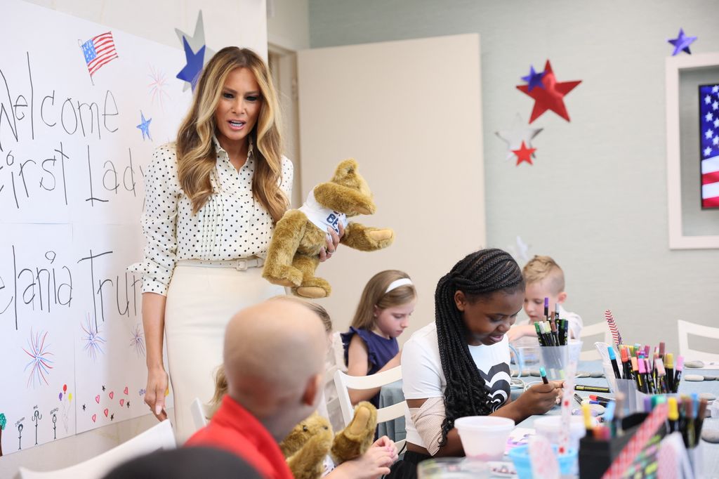 Melania looked chic in her outfit    