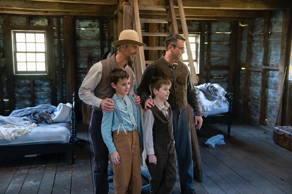 Jason Hanna, Joe Riggs and their twin sons during "Back to the Frontier"