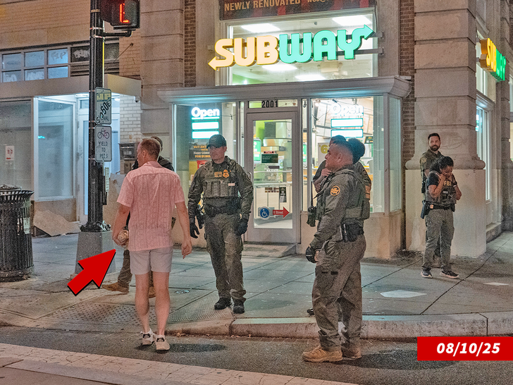 guy gets arrested for throwing sandwich at federal agents getty 2