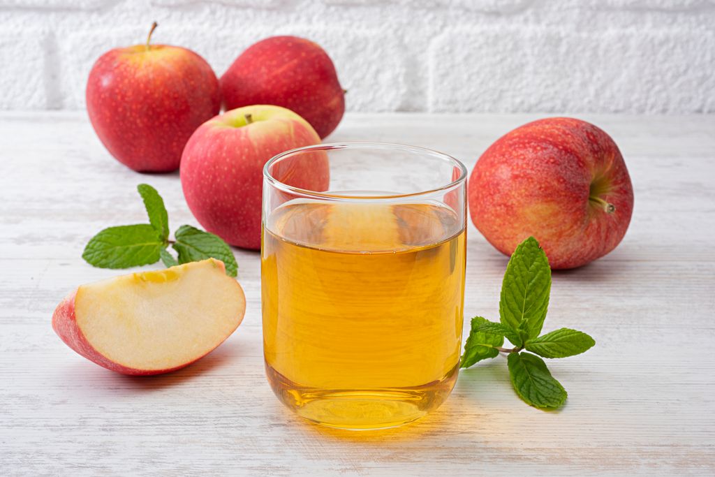 Apple juice is full of vitamin C and polyphenols