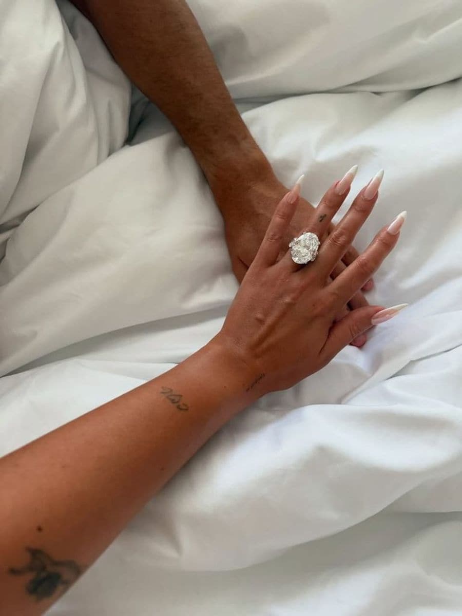 Cristiano Ronaldo and Georgina Rodríguez are finally engaged after a nine year relationship.