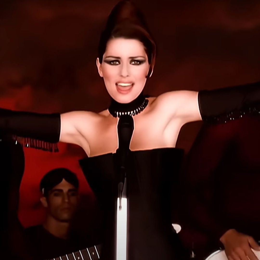 Shania Twain in the Man I Feel Like A Woman video 