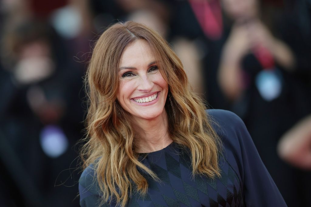 VENICE, ITALY - AUGUST 29: Julia Roberts attends the "After The Hunt" red carpet during the 82nd Venice International Film Festival on August 29, 2025 in Venice, Italy. (Photo by Vittorio Zunino Celotto/Getty Images)