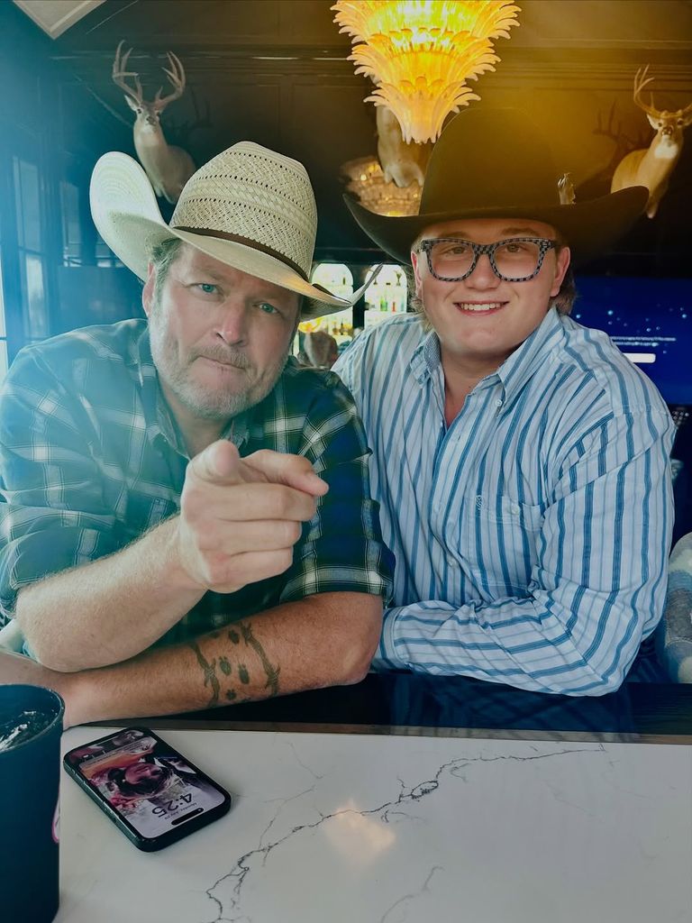 blake shelton zuma rossdale