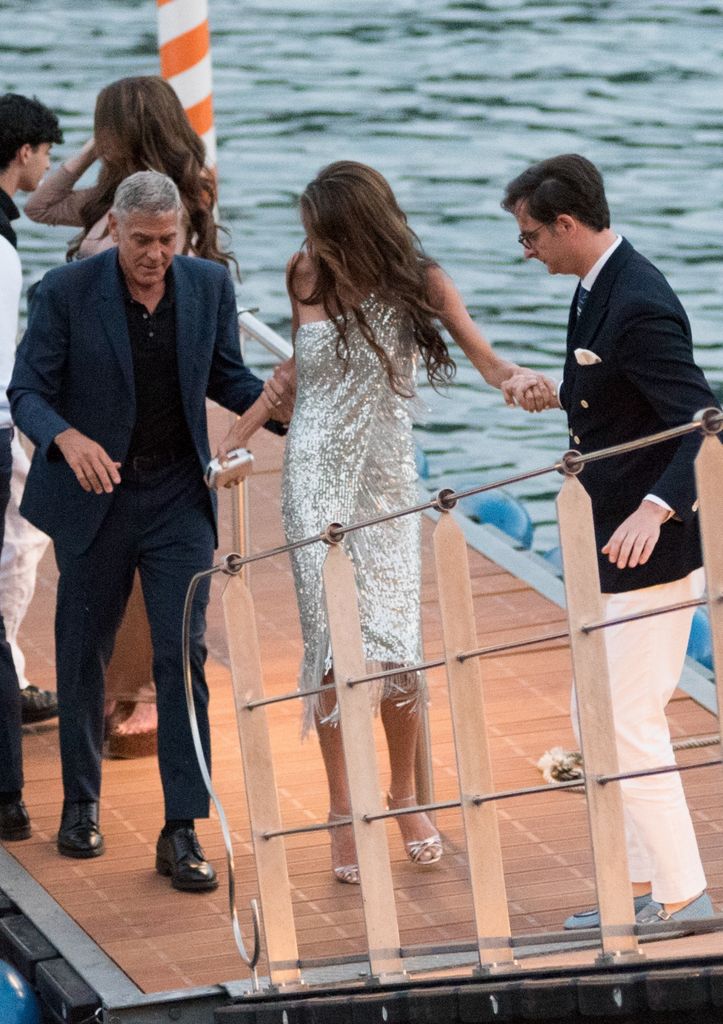 BGUK_3311600 - *EXCLUSIVE* George wore a navy blue suit with a black shirt