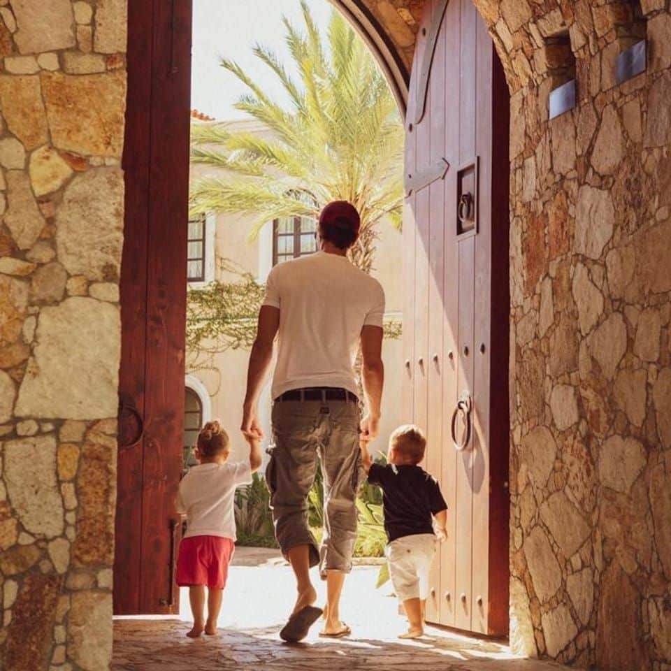 Enrique Iglesias with two of his three children with Anna Kournikova.