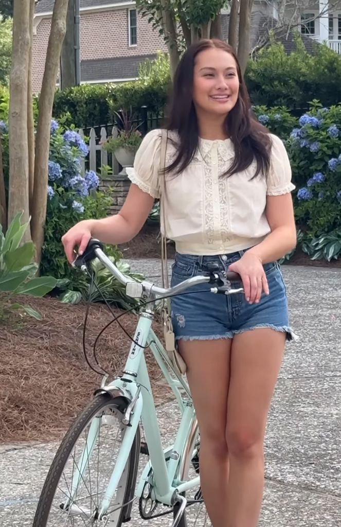 Belly's white blouse and denim shorts on the summer i turned pretty