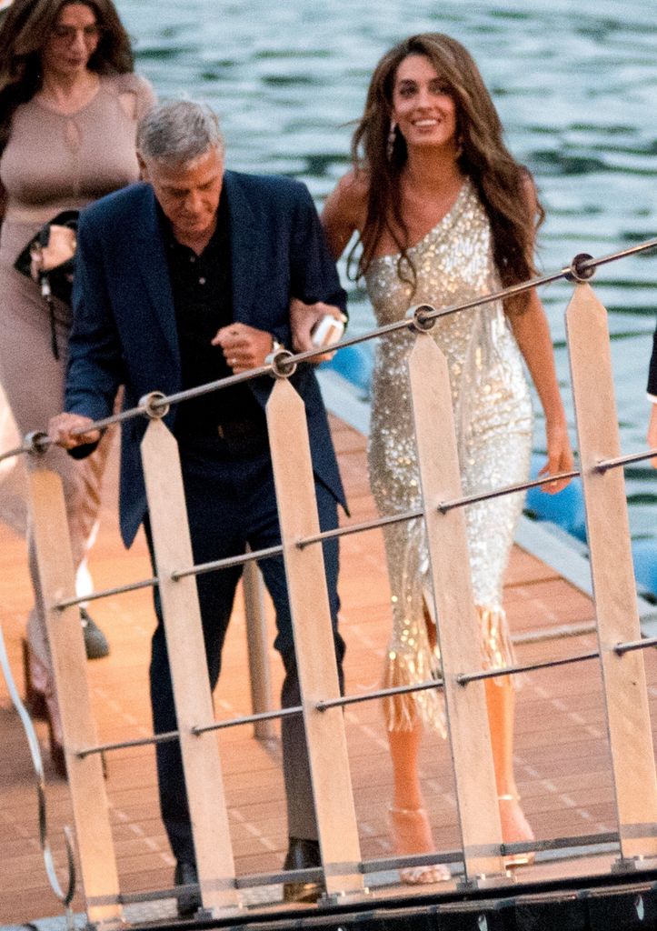 BGUK_3311600 - *EXCLUSIVE* Amal and George Clooney walk into dinner