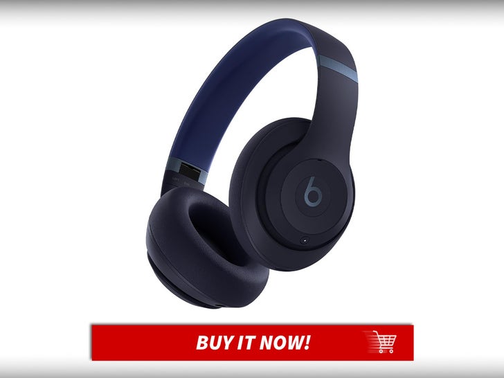 Beats-Navy-Kim-K-Beats-Labor-Day-Deals-MAIN