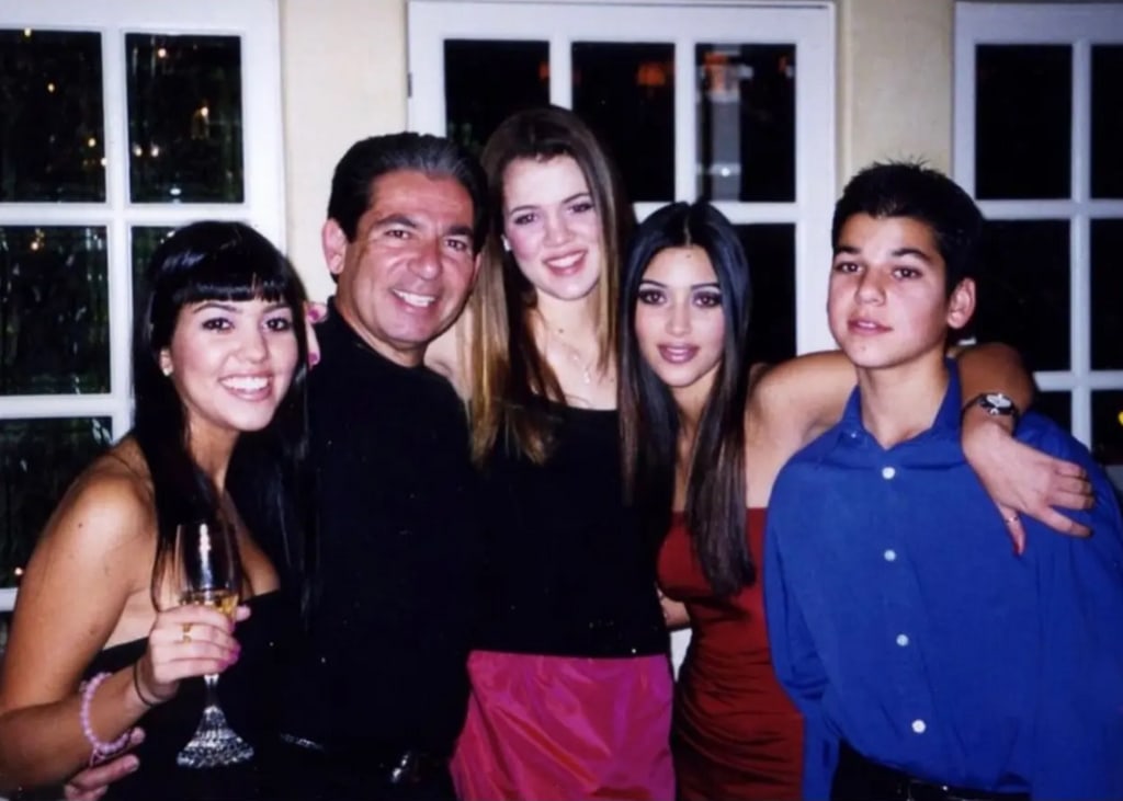 Photo shared by Khloé Kardashian on Instagram in 2022, featuring her dad Robert Kardashian Sr., and siblings Kourtney, Kim, and Rob Kardashian