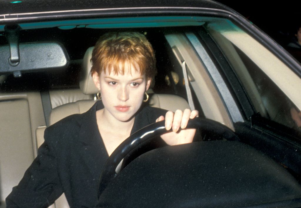 Molly ringwald driving car