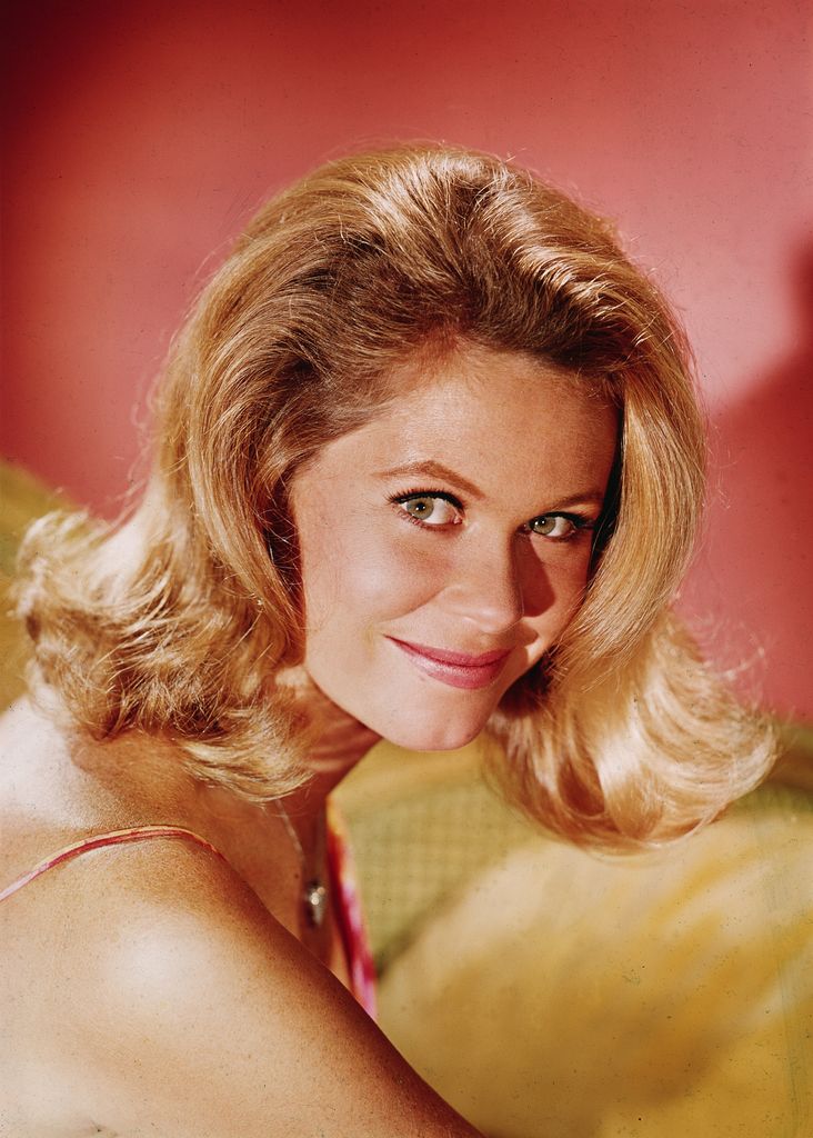 Promotional portrait of American television actress Elizabeth Montgomery (1933 - 1995) in 'Bewitched,' 1969. She wears a pendant and looks across her shoulder. (Photo by FPG/Getty Images)
