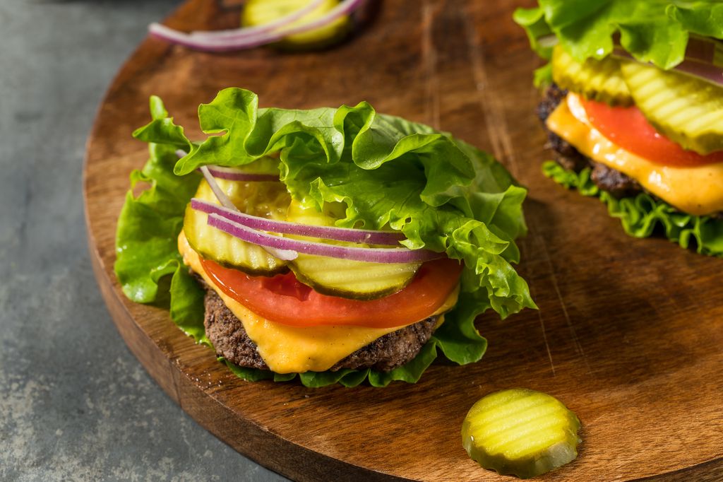  Bunless Cheeseburger with Lettuce and Tomato
