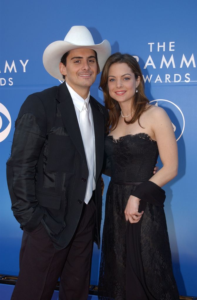 Brad Paisley and Kimberly Williams at the 44th Annual Grammy Awards at the Staples Center in Los Angeles, CA. 2/27/2002