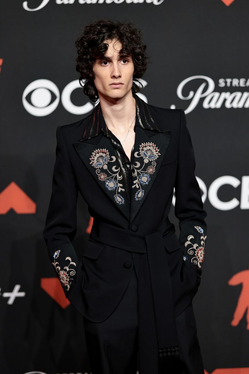  Sombr attends the 2025 MTV Video Music Awards 