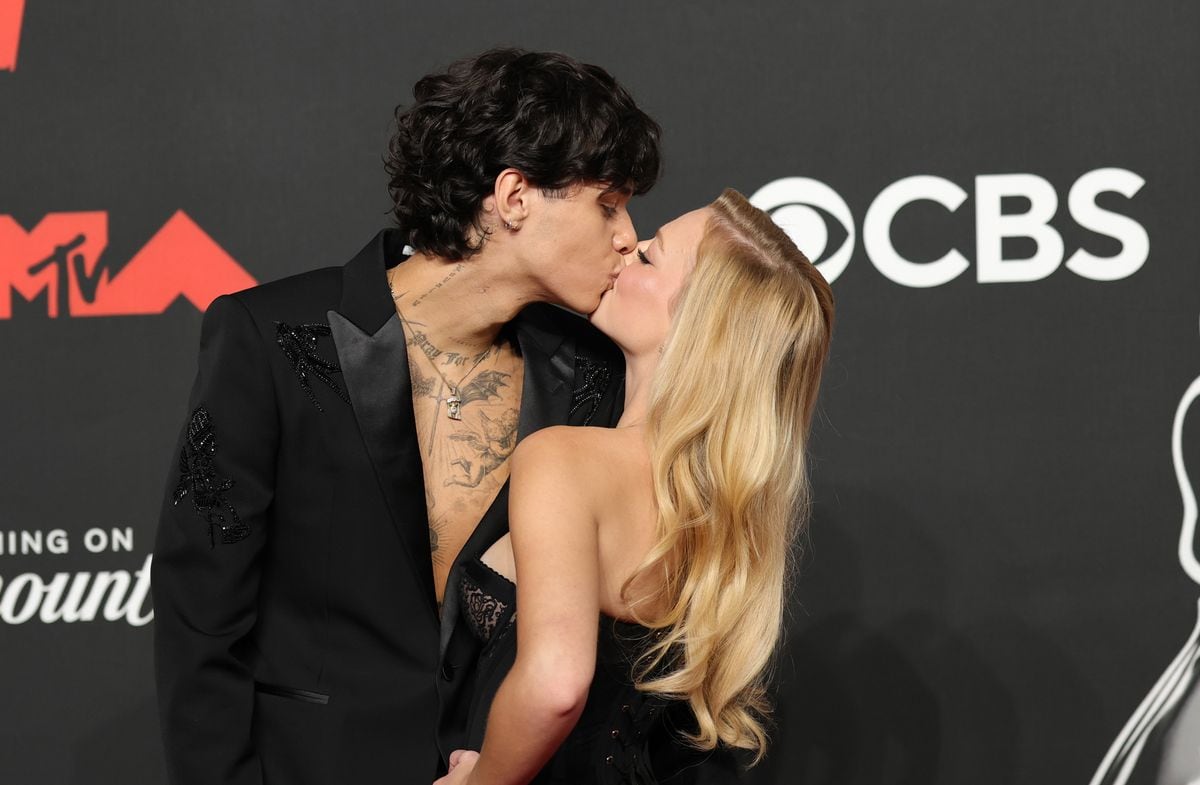 They offered a sweet PDA moment