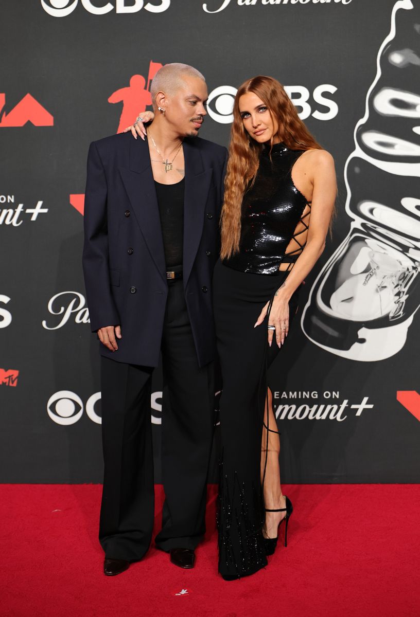 Evan Ross and Ashlee Simpson attend the 2025 MTV Video Music Awards