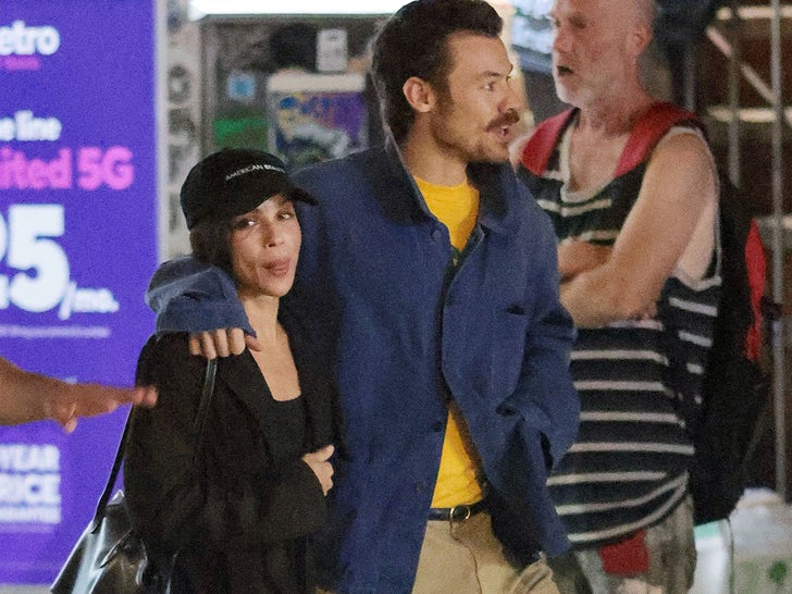0904-Harry-Styles-and-Zoë-Kravitz-NYC-SUB-2