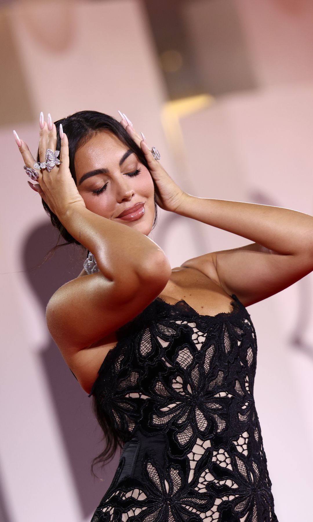 Georgina Rodríguez proved that with the right pose, love (and diamonds) shine brightest.