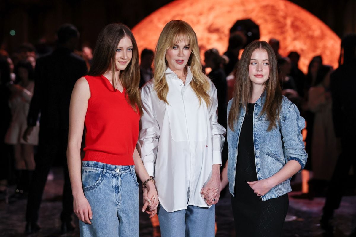 Nicole Kidman and her daughters attend Chanel show in Paris after Keith Urban divorce news