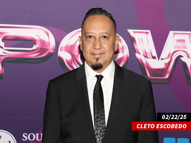 Cleto Escobedo sub getty swipe