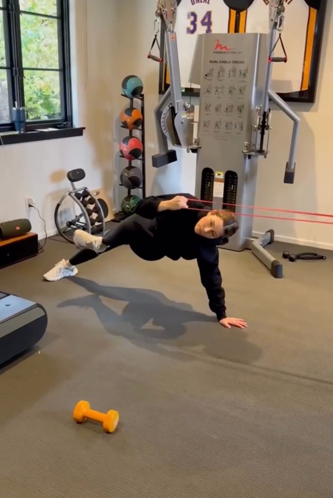 jessica biel workout home gym