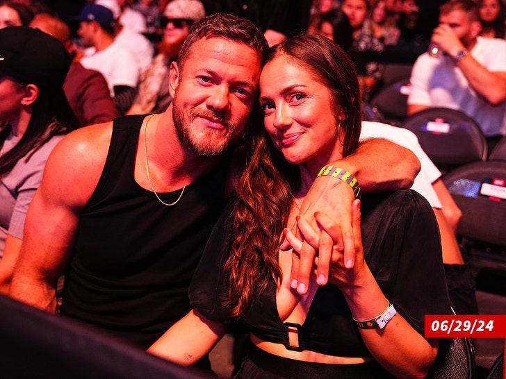 minka kelly dan reynolds getty