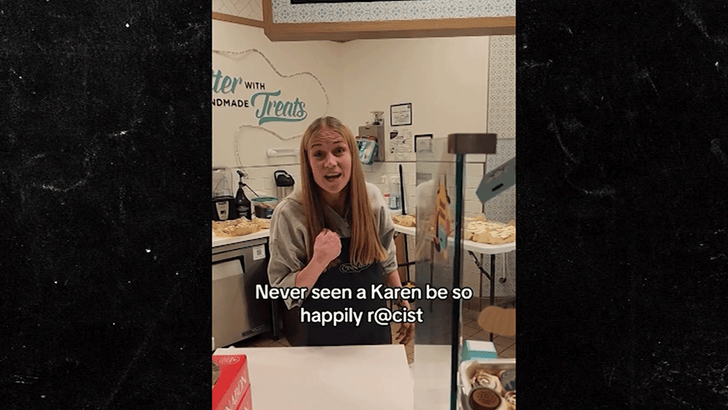 120725_cinnabon_worker_kal