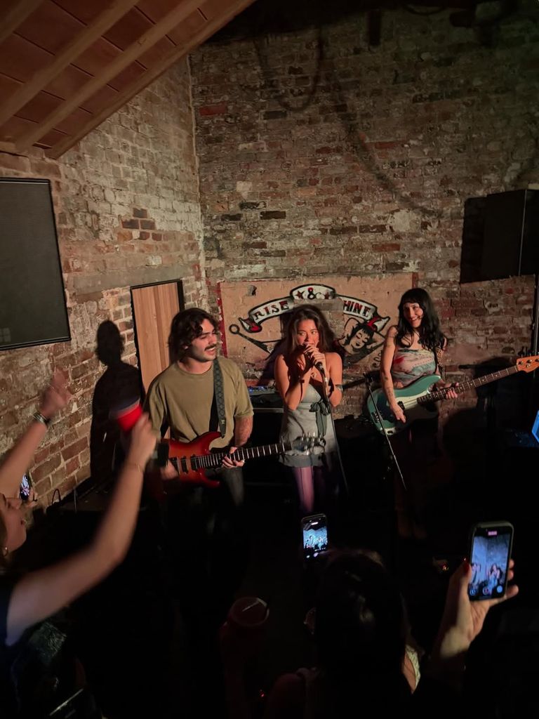 Kelly Ripa's daughter Lola performing in London - which was attended by HELLO! 