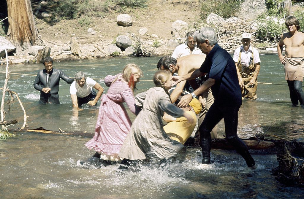 Alison revealed that it was so hot on set that many actors passed out