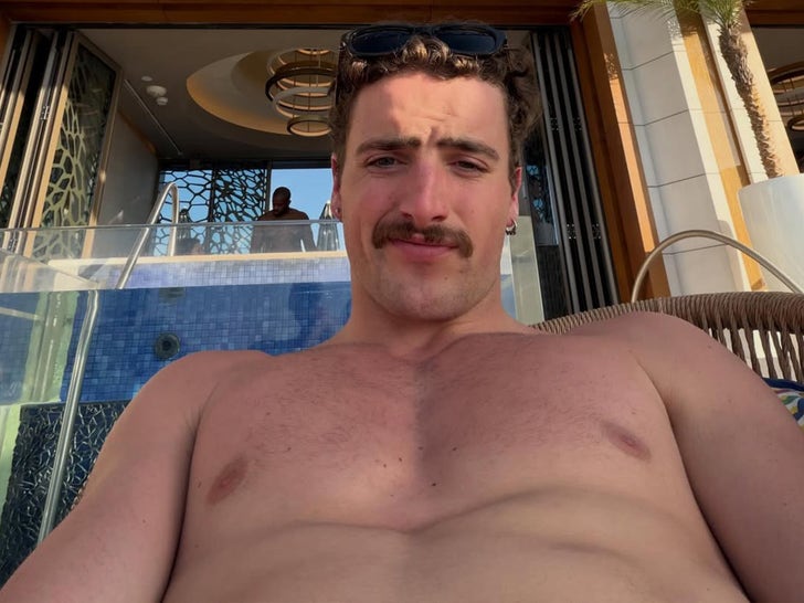 1218-Holiday-Vacays-2025-Sub3