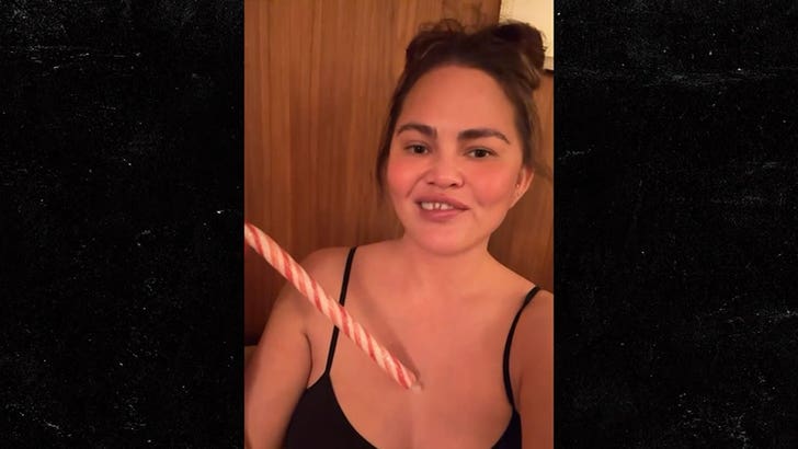 122225_chrissy_tiegen_kal